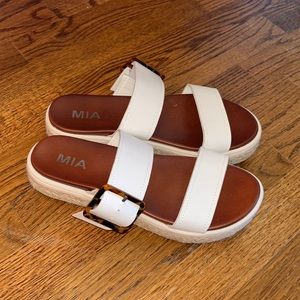 MIA Carleen White Faux Leather Platform Sandals size 8
